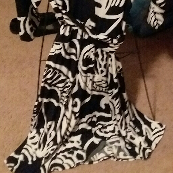 Dress - Picture 4 of 5